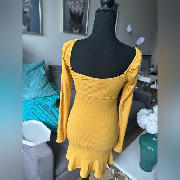 Square Neck Ruffle Dress - Picture 3 of 3